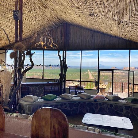 Ugab Terrace Lodge Vingerklip ภายนอก รูปภาพ