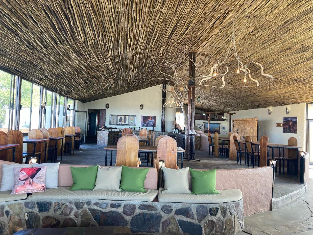 Ugab Terrace Lodge Vingerklip ภายนอก รูปภาพ